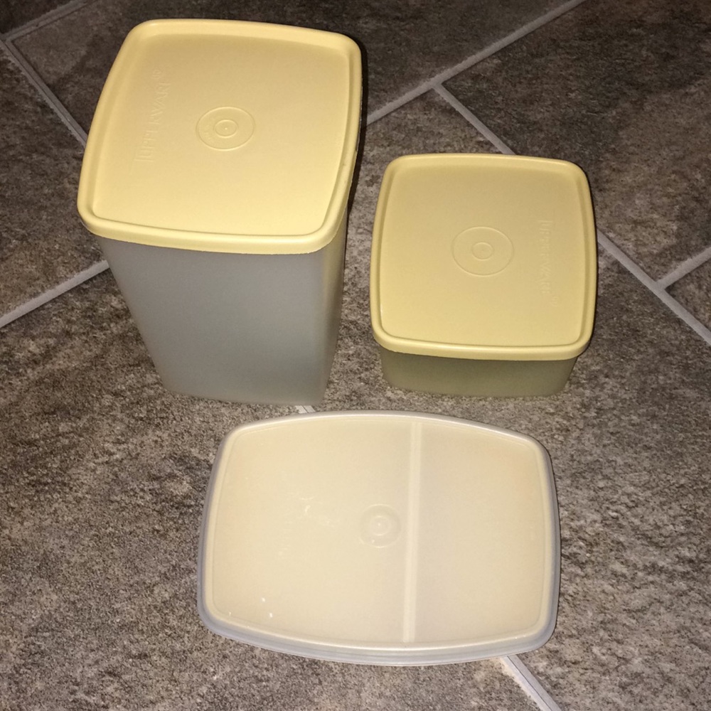 3 Tupperware containers